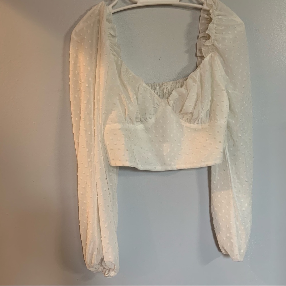 White heart neck sleeve top